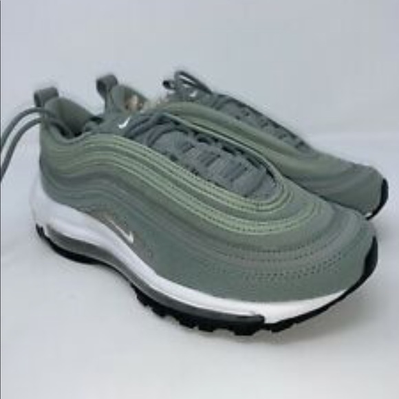 Nike Shoes - tennis shoes